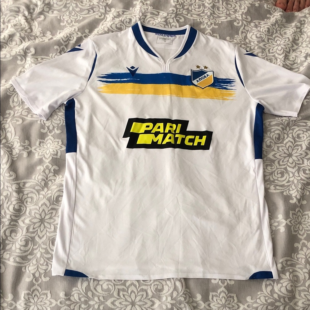 MACARON White Soccer Jersey with Blue and Yellow Brush Stripes